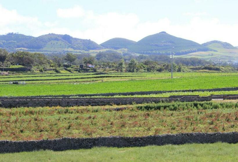 غرفة عائلية مطلّة علي الحديقة, Pedras Do Mar Resort & Spa