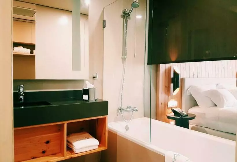 Standard Single Room Sea View
