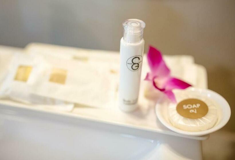 デラックスバンガロー, Secret Garden Beach Resort