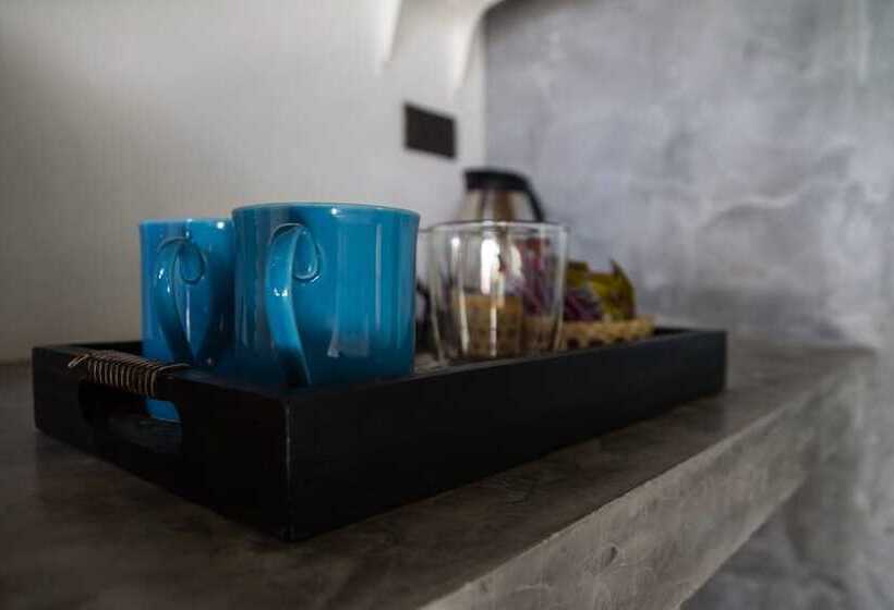 スタンダードバンガロー, Secret Garden Beach Resort