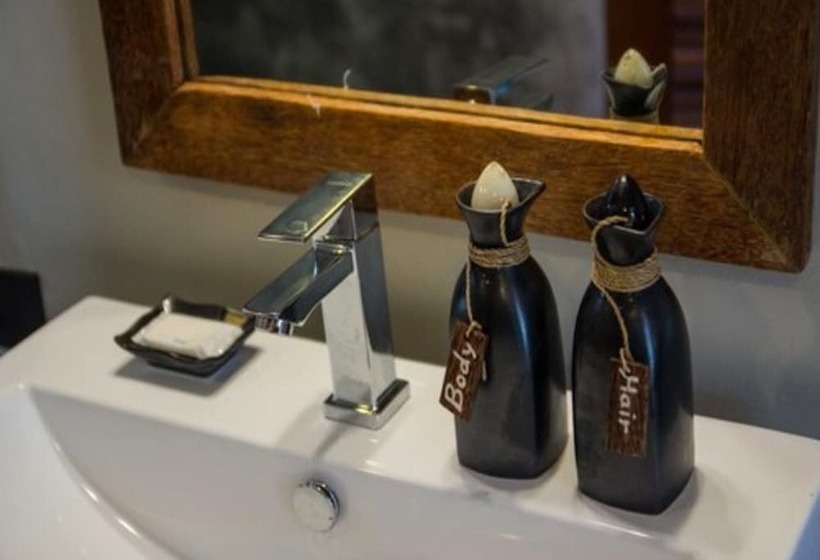 デラックスバンガロー, Secret Garden Beach Resort