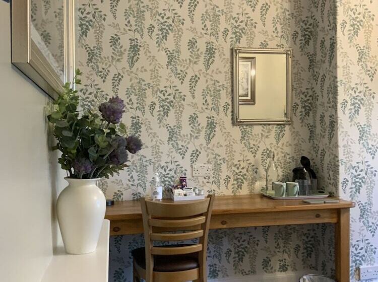 חדר סטנדרט, The Red Lion Inn