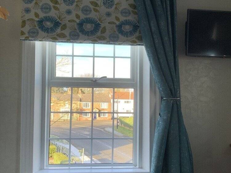 חדר סטנדרט, The Red Lion Inn