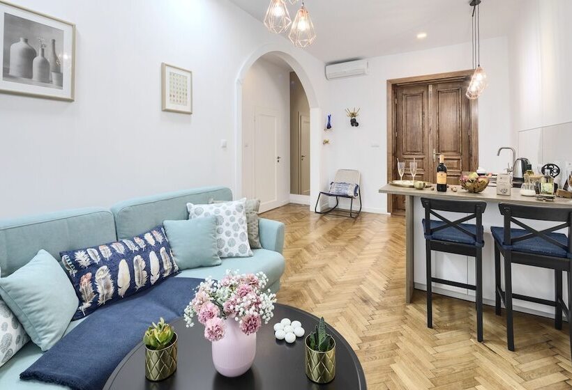 Апартаменты Deluxe 1 Спальня, Platinum Apart