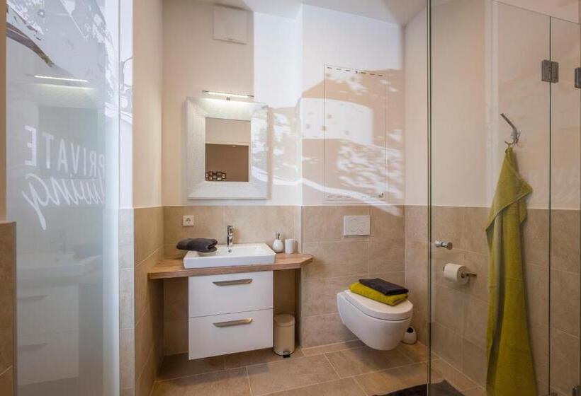 Апартаменты Комфорт 1 Спальня, Private Living Apartments