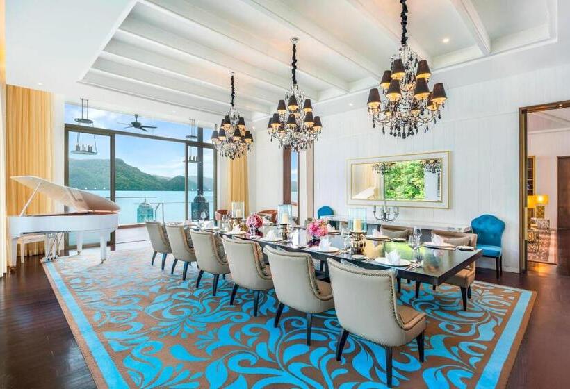 Вилла 4 Спальни, The St. Regis Langkawi