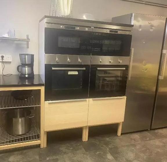 اتاق چهار تخته با دستشویی مشترک, Spis Hotel & Hostel