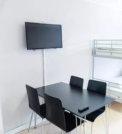 اتاق چهار تخته با دستشویی مشترک, Spis Hotel & Hostel