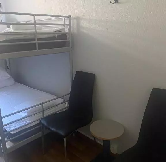 تختخواب در اتاق مشترک, Spis Hotel & Hostel