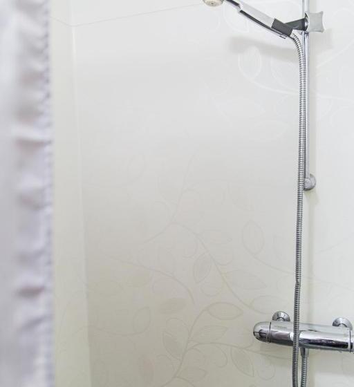 سرير فى غرفة مشتركه, Spis Hotel & Hostel