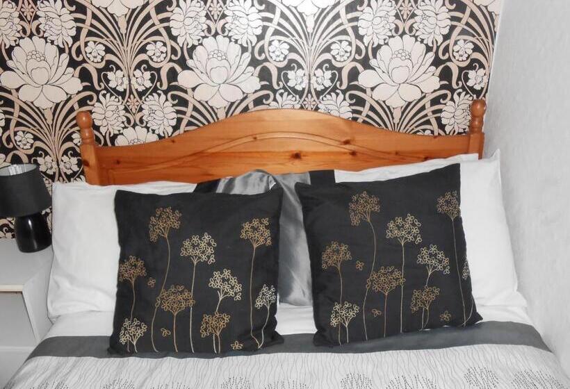 スタンダードルーム, The Lanes