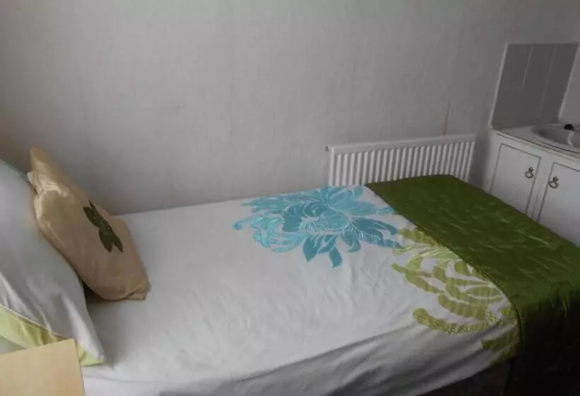 Standard Single Room Shared Bathroom