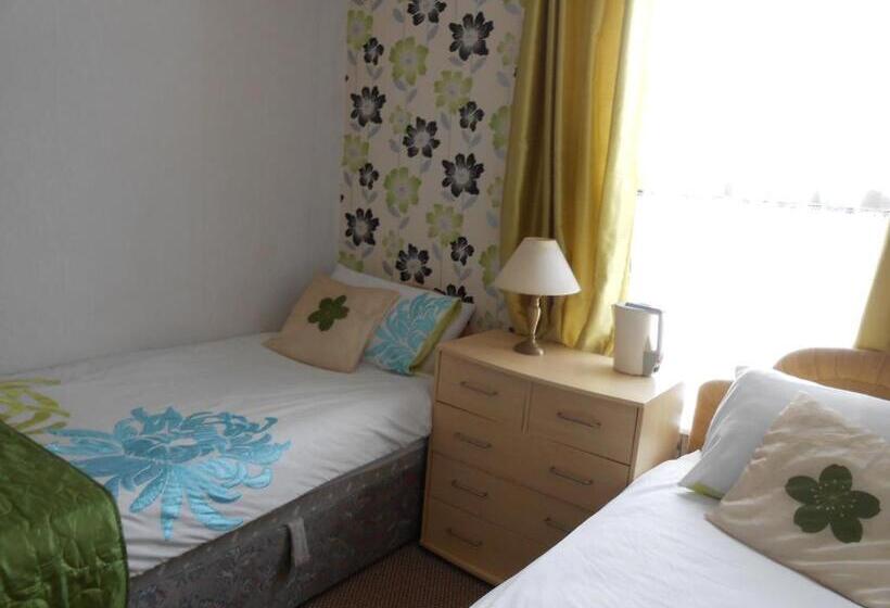 バス共有のスタンダードルーム, The Lanes