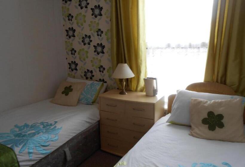 バス共有のスタンダードルーム, The Lanes