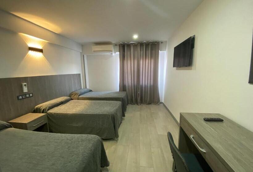 اتاق استاندارد سه نفره, Hostal Goyma Iii