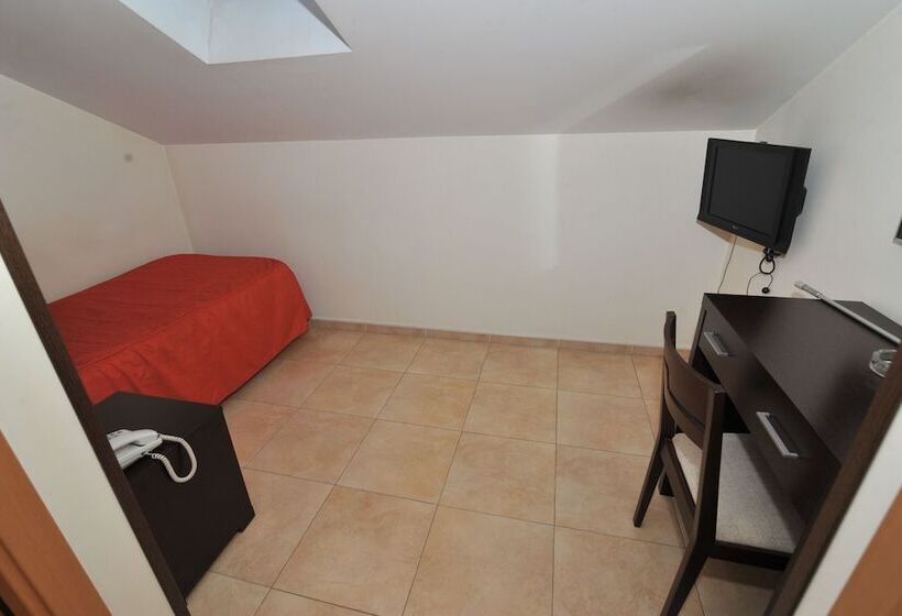 اتاق استاندارد یک نفره, Hostal Goyma Iii