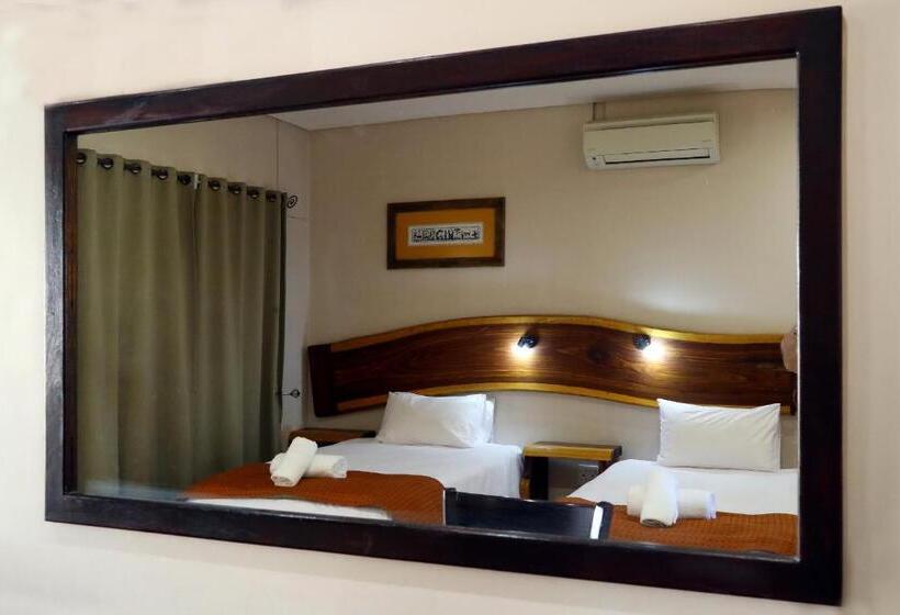 اتاق استاندارد, Cest Si Bon