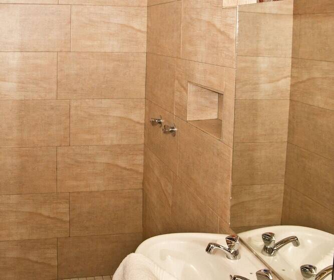 اتاق استاندارد, Cest Si Bon