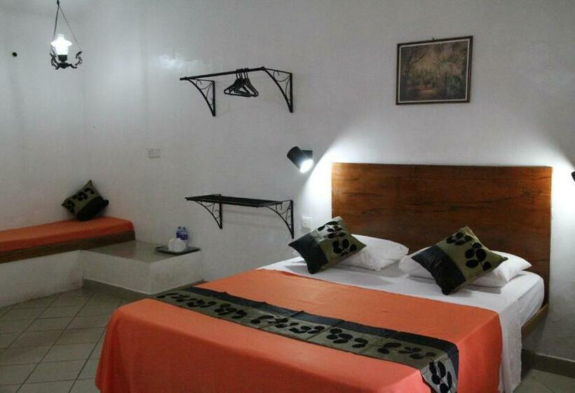 Номер Стандарт, Dambulu Oya Family Park