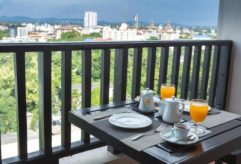 豪华三人间, Golden Tulip Essential Pattaya