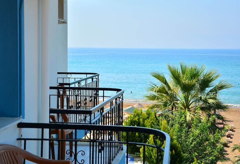 חדר סטנדרט לארבעה, Gumuldur Mavi Deniz Otel