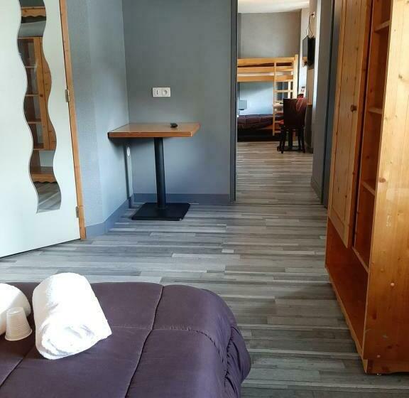 סוויטה משפחתית, De La Vallee