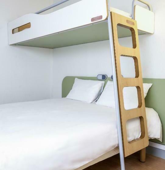 חדר סטנדרט לשלושה, Ibis Budget Courbevoie Paris La Défense