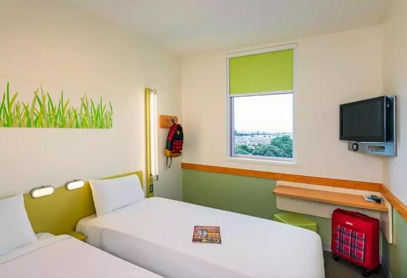 スタンダードルーム, Ibis Budget Courbevoie Paris La Défense