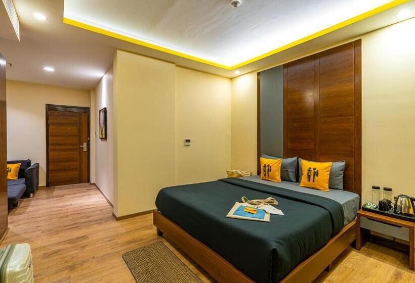 디럭스 룸 킹사이즈 침대, The Hosteller Bangalore, Brigade Road