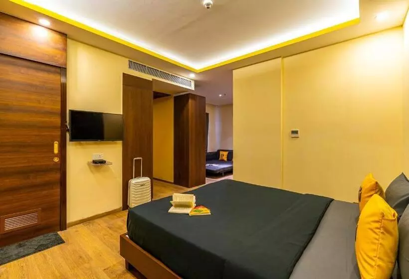 キングサイズベッドのスーペリアルーム, The Hosteller Bangalore, Brigade Road