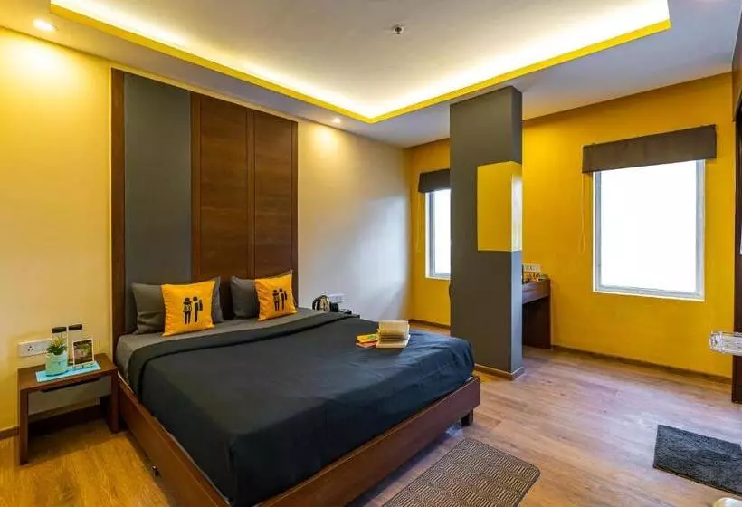 キングサイズベッドのスーペリアルーム, The Hosteller Bangalore, Brigade Road
