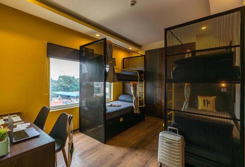 共用房间的床, The Hosteller Bangalore, Brigade Road