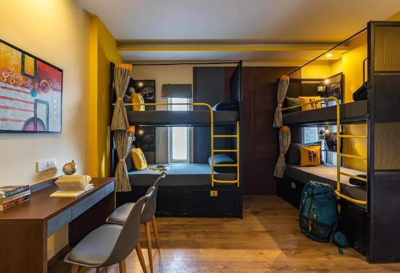 ルームシェアのワンベッド, The Hosteller Bangalore, Brigade Road