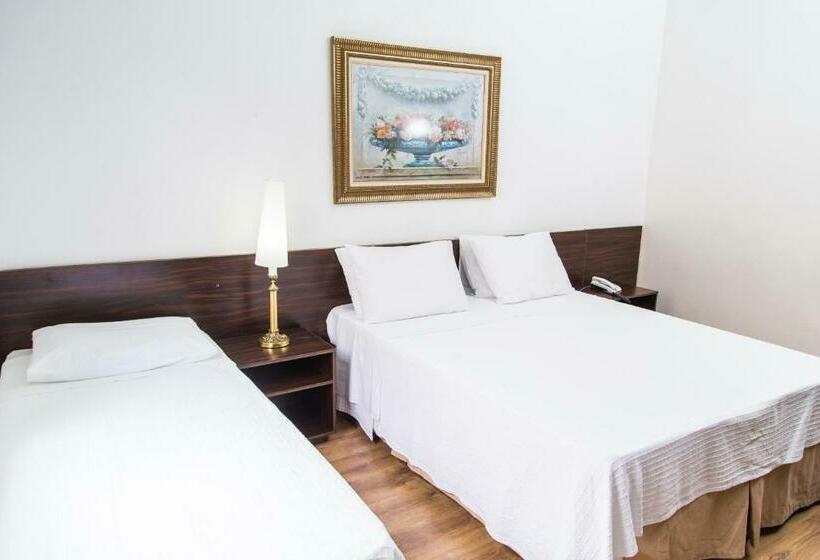 חדר סטנדרט לשלושה, Londres