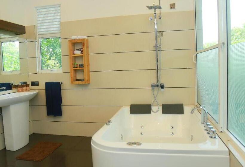 Люкс, Nice Place Resort