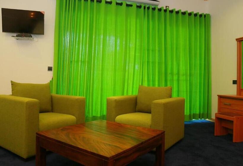 سوییت جونیور, Nice Place Resort