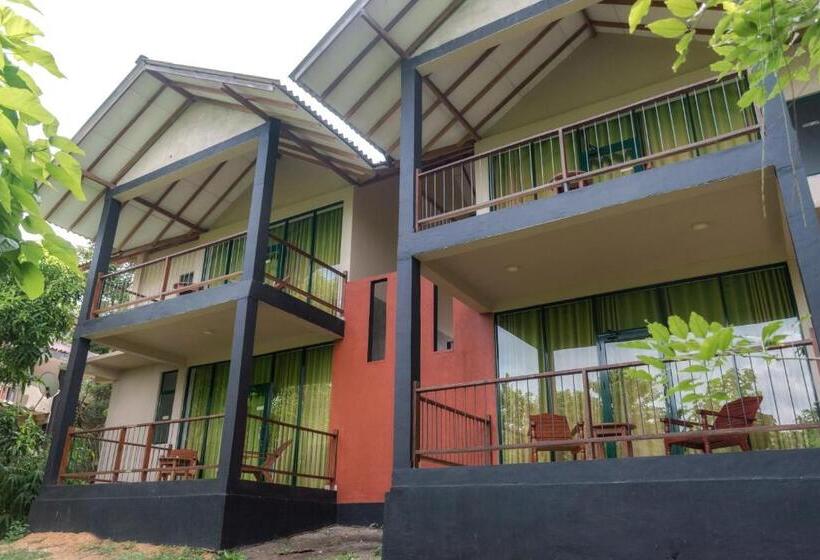 سوییت خانوادگی, Nice Place Resort
