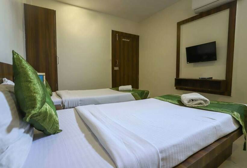 Standard Room, Treebo Ashoka Palace Ujjain