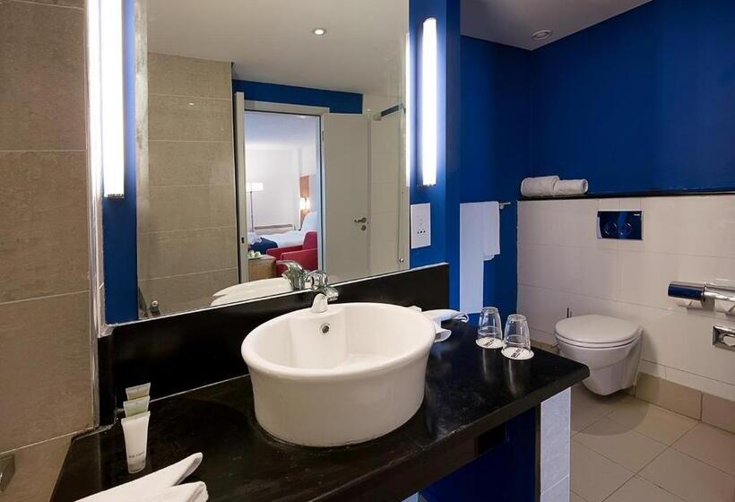 2 Bedroom Suite with Balcony, Park Inn By Radisson Abeokuta