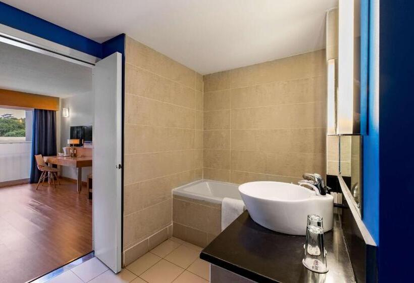 2 Bedroom Suite with Balcony, Park Inn By Radisson Abeokuta