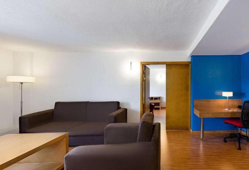 2 Bedroom Suite with Balcony, Park Inn By Radisson Abeokuta