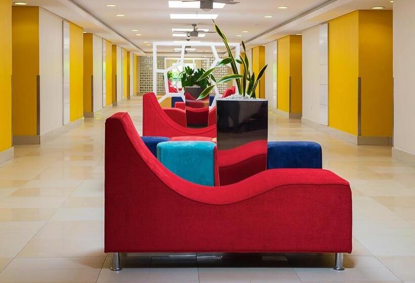 اتاق استاندارد با چشمانداز استخر, Park Inn By Radisson Abeokuta