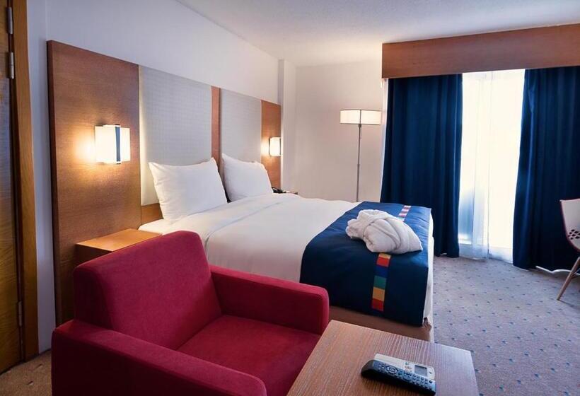 اتاق سوپریور با چشمانداز استخر, Park Inn By Radisson Abeokuta