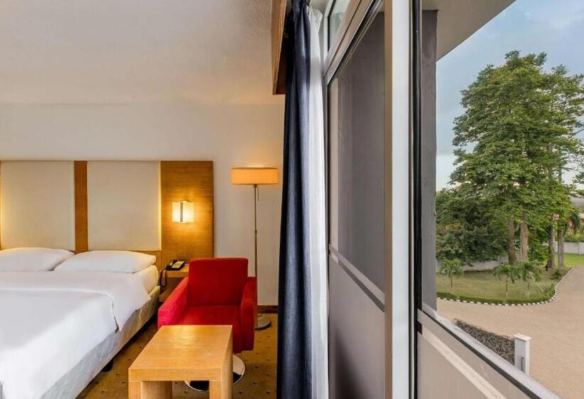 اتاق سوپریور با چشمانداز استخر, Park Inn By Radisson Abeokuta