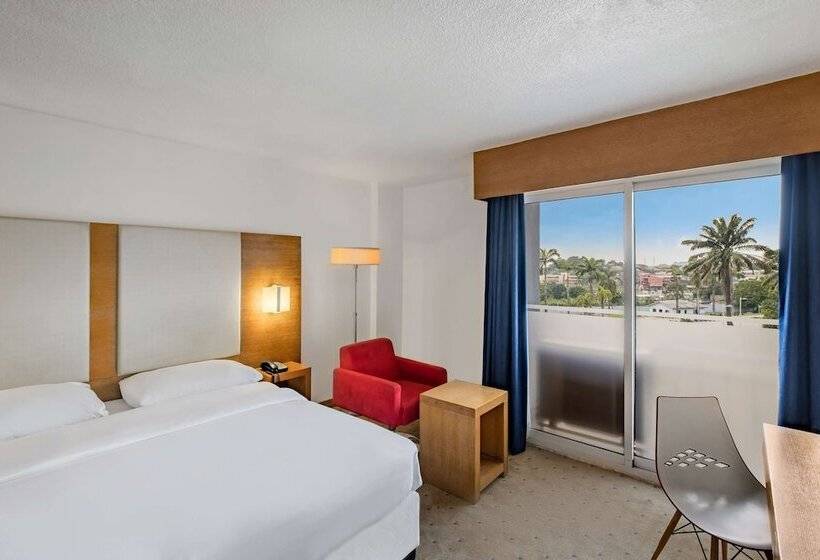 اتاق استاندارد با چشمانداز استخر, Park Inn By Radisson Abeokuta