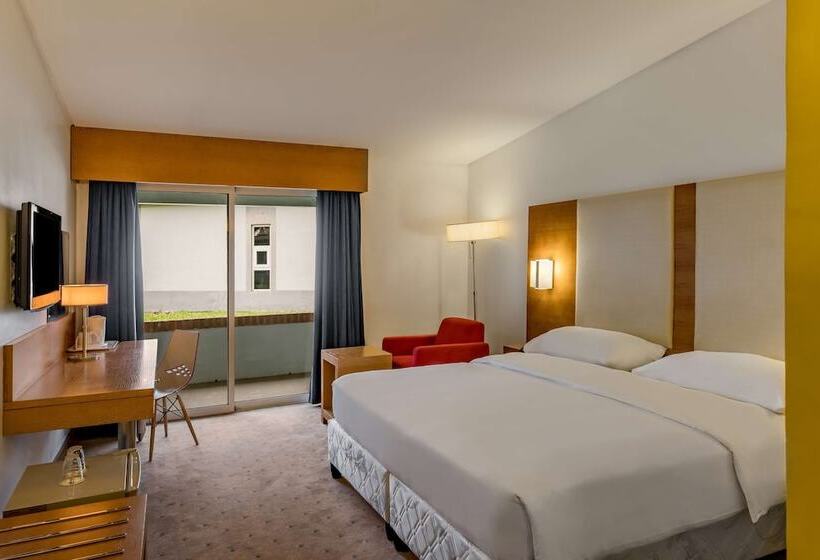 اتاق استاندارد با چشمانداز استخر, Park Inn By Radisson Abeokuta