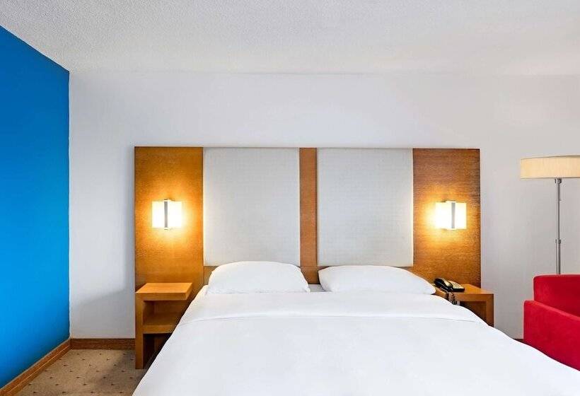 اتاق سوپریور با چشم‌انداز استخر, Park Inn By Radisson Abeokuta