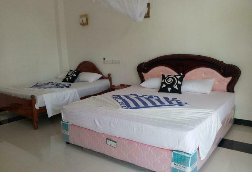 חדר משפחתי, Peacock Reach