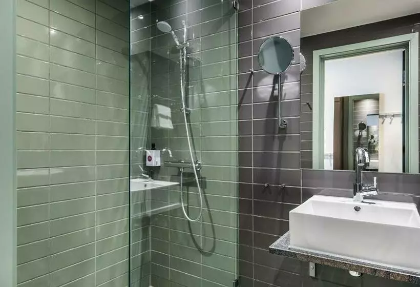 Standart Oda, Quality Hotel Pond