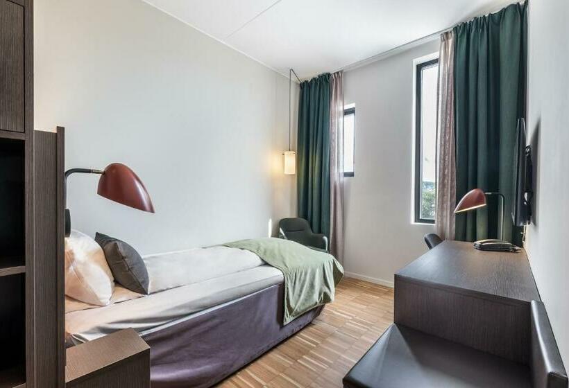 غرفة قياسية, Quality Hotel Pond